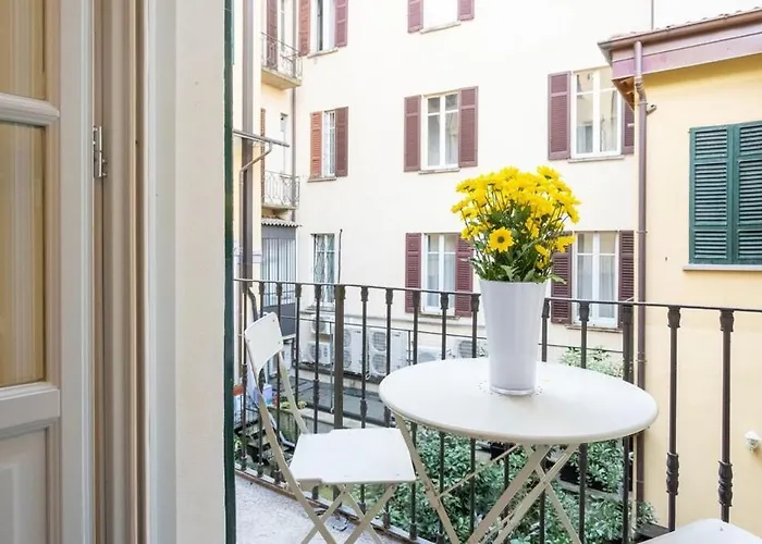 Tommy's Place - Center Daire Como